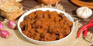 Lezatnya Rendang Daging Sapi Masak Merah Khas Kalimantan, Sudah Pernah Coba?