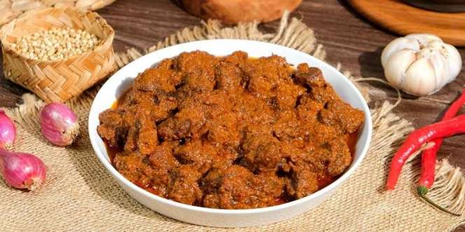 Lezatnya Rendang Daging Sapi Masak Merah Khas Kalimantan, Sudah Pernah Coba?