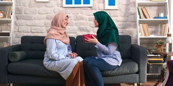 Imam Hasan Al Basri Gambarkan Besarnya Pahala Bahagiakan Ibu