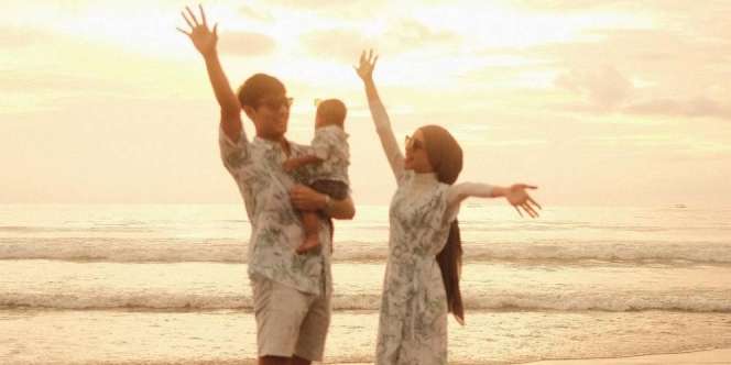 Gendong Baby L, Harga Jam Tangan dan Outfit Rizky Billar Bikin Minder