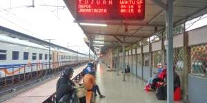 KRL Jabodetabek Beroperasi Sampai Pukul 03.00 di Malam Tahun Baru, Cek Jadwalnya