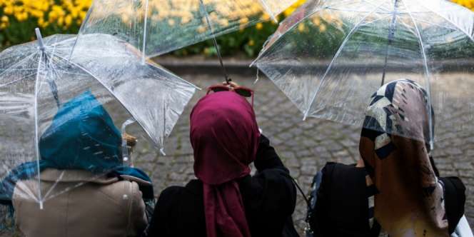 Doa Ketika Banjir dan Hujan Deras, Amalan Agar Diberikan Perlindungan oleh Allah