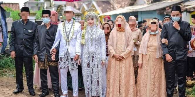 Foto-Foto Pernikahan Norma Risma yang Diselingkuhi, Ekspresi Suami dan Ibu Kandung Tuai Sorotan