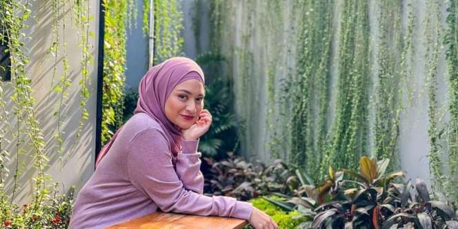 Gegara Rezeki Berlimpah, Nathalie Holscher Urungkan Niat Lepas Hijab