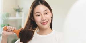 Dapatkan Rambut Berkilau dan Sehat dengan Minyak Kelapa