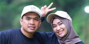 Ini Sosok Mantan Istri Putra Siregar, Cantik Mana Sama Septi?