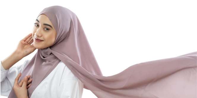 Gunakan Warna Transisi untuk Gradasi Riasan Mata Lebih Rapi