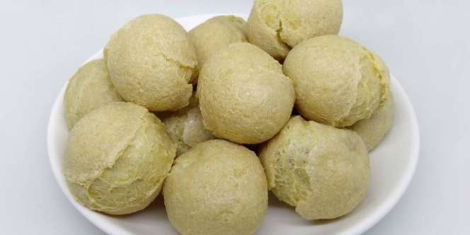 Bule Kepincut Tahu Bulat, Kaget Saat Diinfokan Harganya