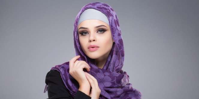 Begini Cara Pakai Kontur dan Highlight untuk Mempertegas Bentuk Rahang