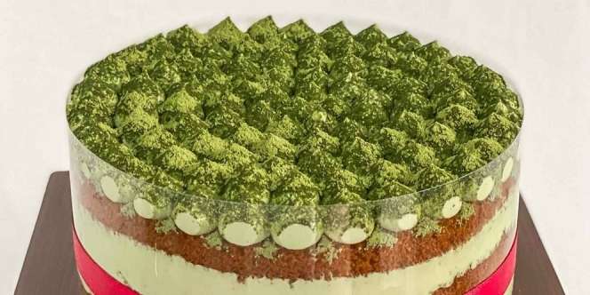 Hadirkan Kreasi Beda, Kue Tiramisu Ini Berbalut Matcha yang Menggugah Selera
