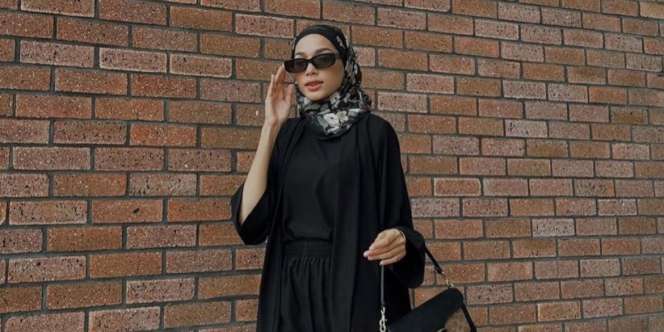 Cara Styling Pashmina Motif, Auto Bikin Look Naik Kelas