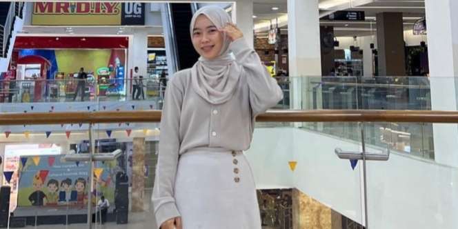 Inspirasi Tampil Kasual dengan Rok untuk Hangout