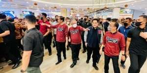 Gaya Jokowi dan Para Menteri Ngemal di Pekanbaru, Pakai Sweater Kembar ala Boyband