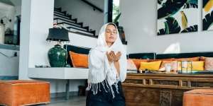 7 Bacaan Doa Ketika Ada Masalah, Lengkap Arab dan Artinya