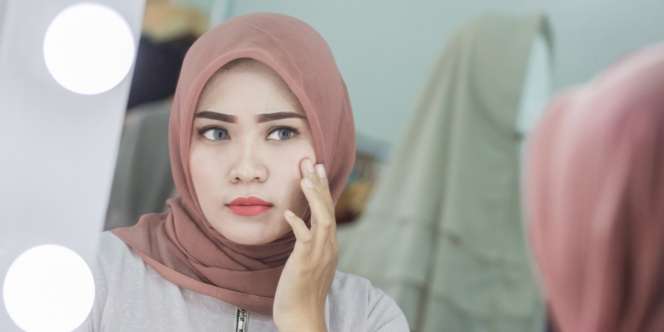 Kulit Sensitif vs Alergi, Kupas Tuntas Perbedaannya biar Nggak Salah Perawatan