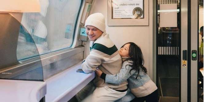 Manis Banget, Liburan Papa Gading dan Gempita Keliling Eropa