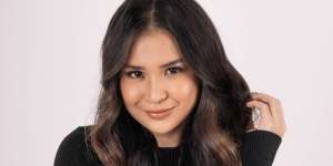 Inspirasi Gaya Makeup Glowing Natural ala Putri Titian, Serasa Masih Usia 16