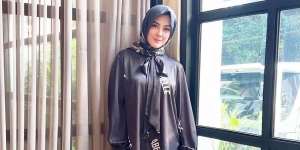 Potret Mantan Istri Jonathan Frizzy, Dhena Devanka Berbalut Hijab, Tepis Isu Pindah Agama