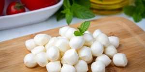 Permen Bola-bola Susu Simpel untuk Camilan Si Kecil