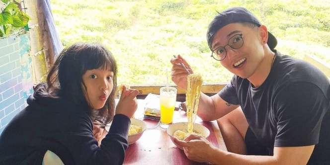 Manis Banget, Nicky Tirta dan Putri Semata Wayang Sering Nongkrong Bareng