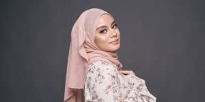 Pakai Bedak Padat dengan 3 Varian Aplikator, Hasilnya Berbeda