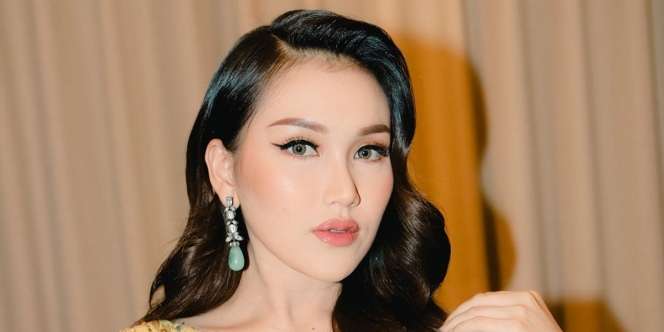 Jatuh di Atas Panggung, Ayu Ting Ting Grogi Ketemu Nagita Slavina?