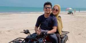 Viral Disawer Saat Mengaji, Potret Nadia Hawasyi Bersama Suami