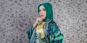 Beri Pesan Menyentuh ke Verrell Bramasta Usai Venna Alami KDRT, Bulu Mata Roro Fitria Bikin Salfok