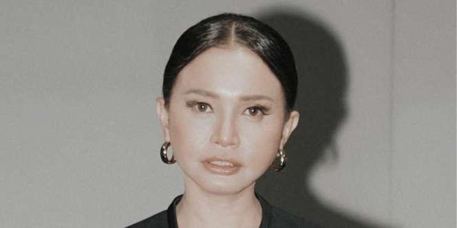 Rossa Belajar Main Drum Bareng Yoyo, Mantan Suami