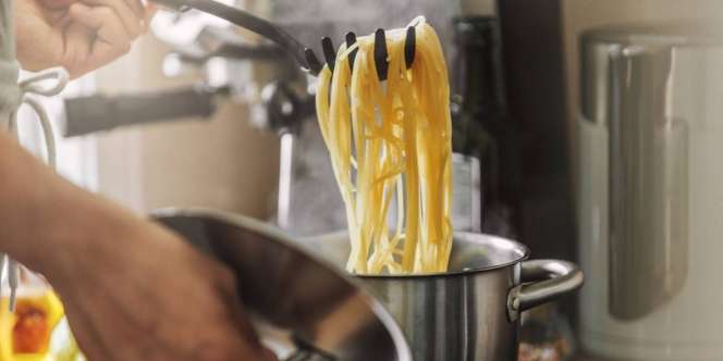Alasan Penting Tambahkan Garam Saat Merebus Pasta