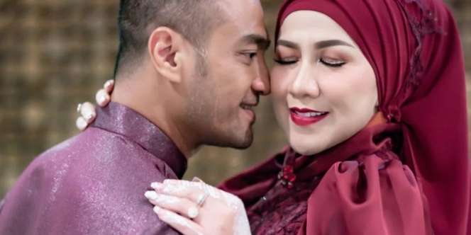 Mengadu ke Sunan Kalijaga Soal KDRT, Ferry Irawan: 'Bang, Bantuin Saya' 