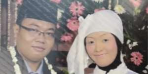 Pengantin ini Dilarang Melihat Kaca Saat di Makeup, Hasilnya Bikin Ngenes!