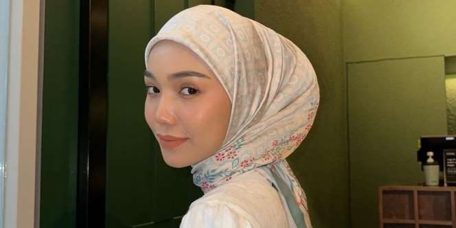 Layak Dicoba, Styling Kerudung Segitiga Simpel Tanpa Jarum Pentul 