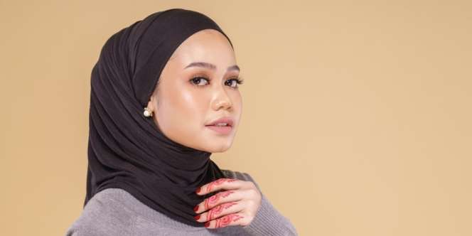 Rias Mata dengan Gaya Elegan Menggunakan 3 Warna Eyeshadow