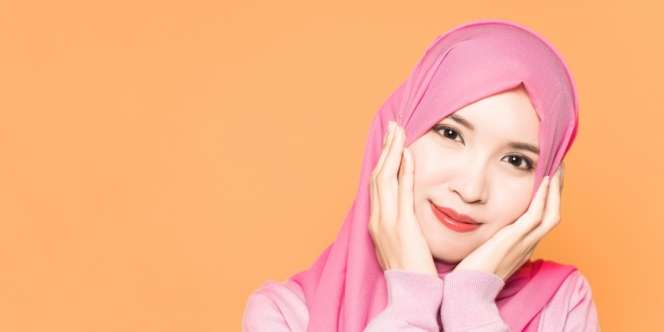 Tutorial Memakai Bulu Mata Palsu untuk Riasan Natural Ala Korea