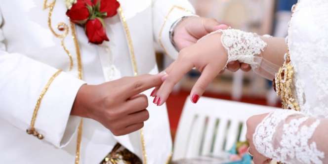 Masih Pakai Baju Pengantin, Pria di Sidoarjo Tinggalkan Pernikahan demi Tes PPS