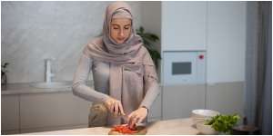 7 Arti Mimpi Memasak yang Berhubungan dengan Kondisi Emosional dan Spiritual