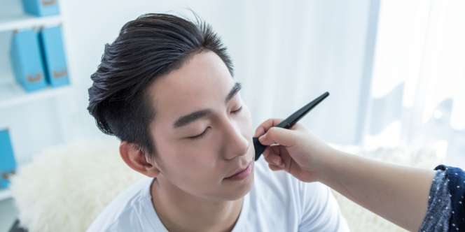 Biar Tak Kalah Glowing dengan Pengantin Wanita, Begini Cara Pengantin Pria Dirias