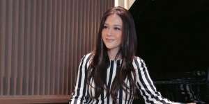 Maia Estianty Rias Wajah Sendiri, Hasilnya Kayak Makeup MUA Pro