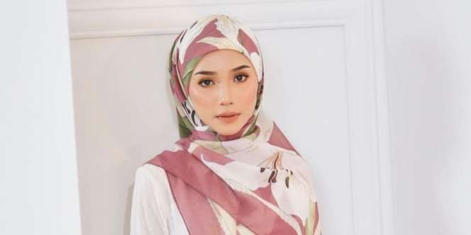 Tutorial Simpel Style Kerudung Segitiga Pakai Ikat Rambut