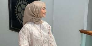 4 Padu Padan Modest Outfit Bernuansa Anggun