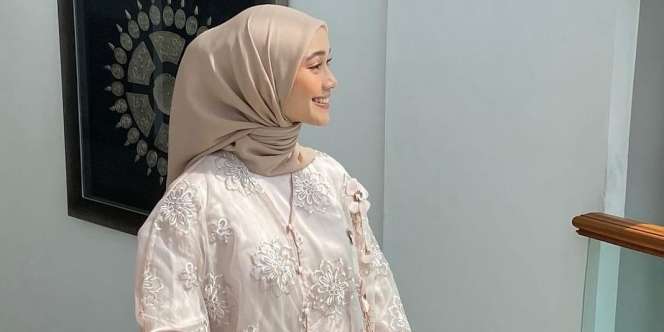4 Padu Padan Modest Outfit Bernuansa Anggun