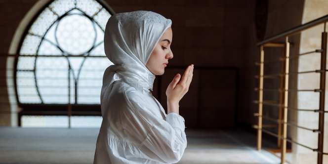 Doa Ketika Telinga Kiri Berdenging Lengkap Penjelasannya dalam Islam