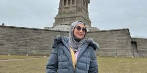 Liburan ke Amerika, Penampilan Desy Ratnasari Kena Kritik