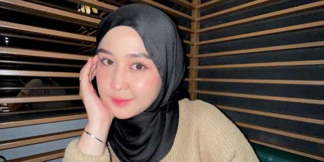 Tutorial Pashmina Silk Antiribet untuk Acara Formal