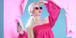 Potret Daria Gartman, Bule Mirip Barbie yang Viral Fasih Berbahasa Sunda