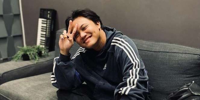 Ajak Penggemar Nyanyi di Panggung, Rizky Febian Kasih Hadiah Domba Garut