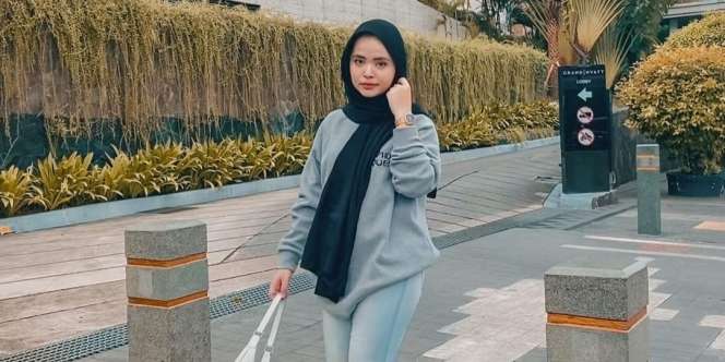 Coba yuk, Style Hijab Pashmina Kekinian Menutup Dada