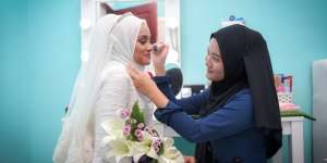 Calon Pengantin Berhijab, Perhatikan 4 Hal Ini Saat Memilih MUA