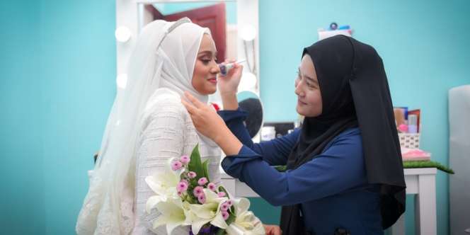 Calon Pengantin Berhijab, Perhatikan 4 Hal Ini Saat Memilih MUA